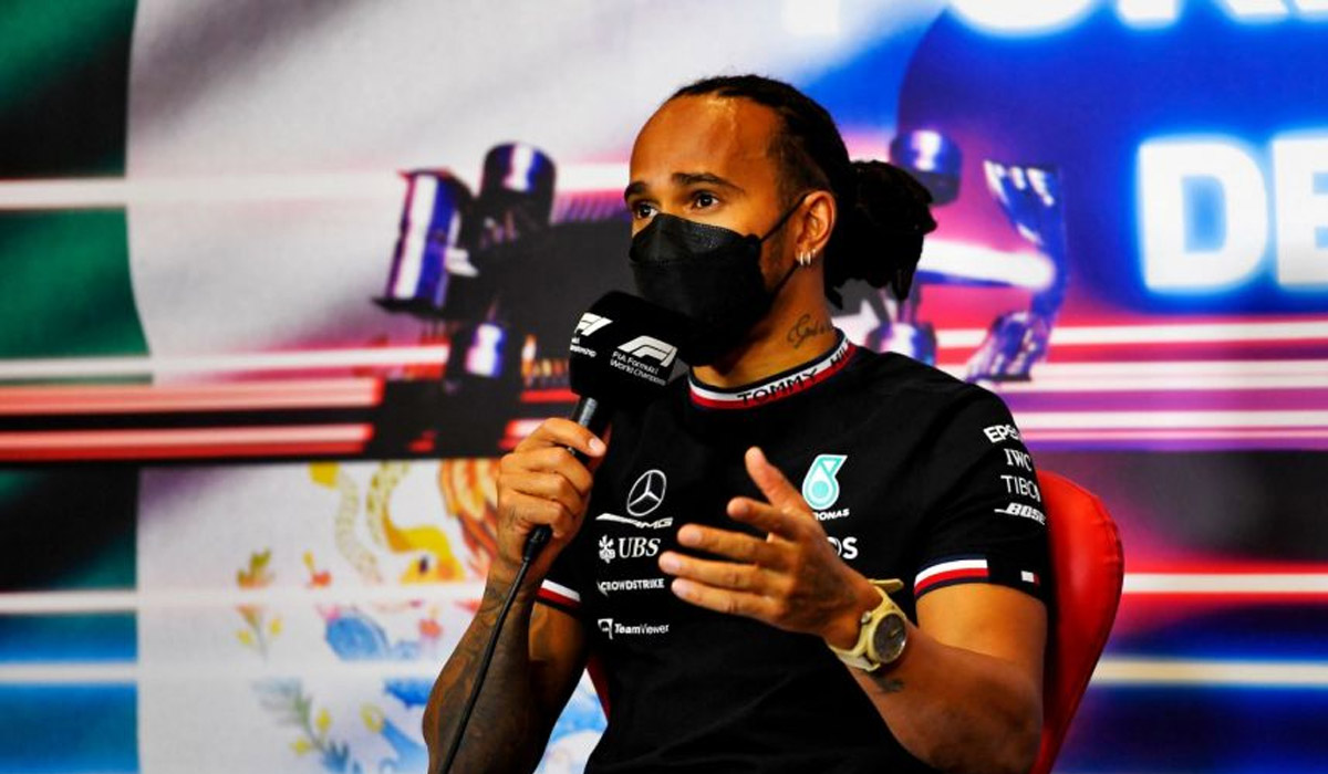 Hamilton has Neymar onside ahead of big F1 battle in Brazil